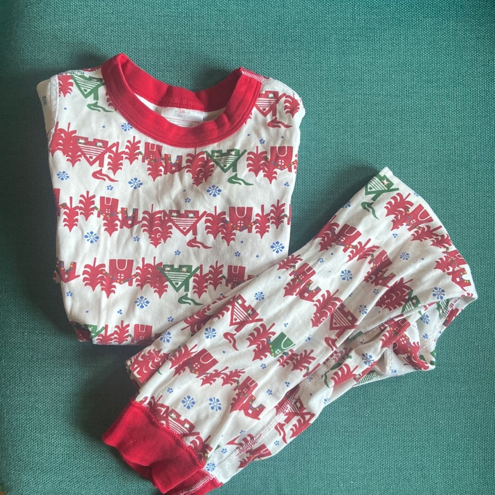 Hanna Andersson Christmas print pajamas sz. 6-7